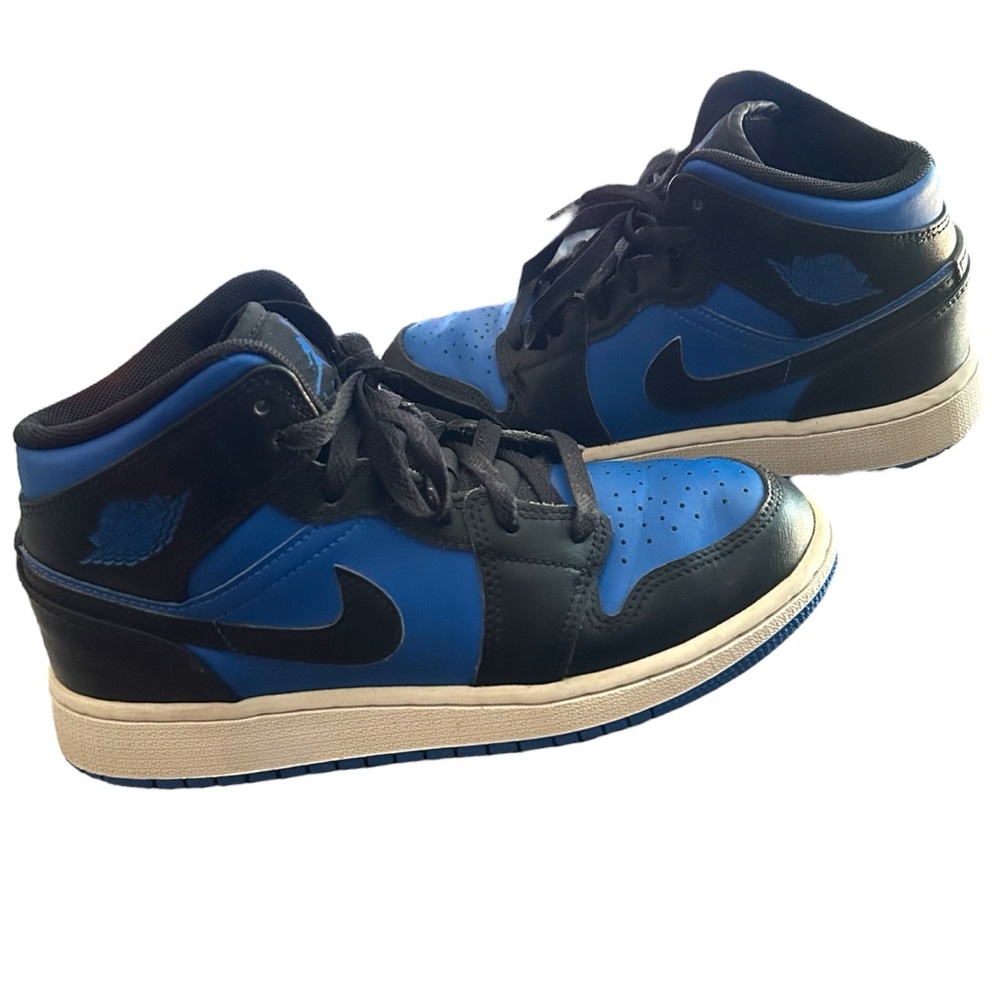 Boys Air Jordan 1 Mid(GS)High Top Sneakers Black and Royal Blue Size 3.5 Y